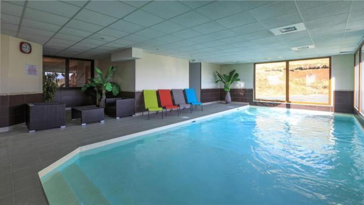 Appartement 4 Personnes Avec Piscine, Wifi, Garage Besse-et-Saint-Anastaise Extérieur photo