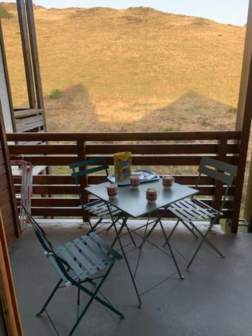 Appartement 4 Personnes Avec Piscine, Wifi, Garage Besse-et-Saint-Anastaise Extérieur photo
